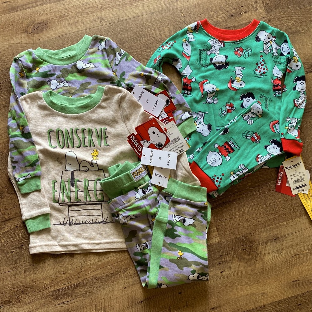 NWT Snoopy Pajamas 2T Christmas